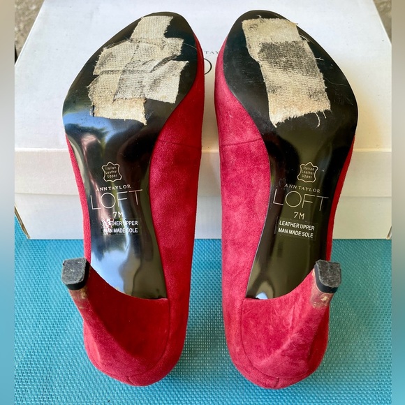 Ann Taylor LOFT Red Suede Leather 3" Pump Block Slip-On Heels Shoes (Size 7) - Picture 7 of 11